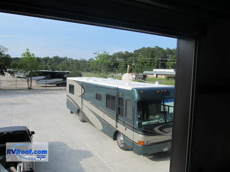 rvs outside of the shop